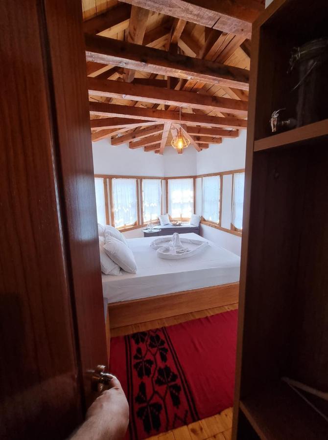 The Heart Of The Bazaar Guest House Gjirokaster Bagian luar foto